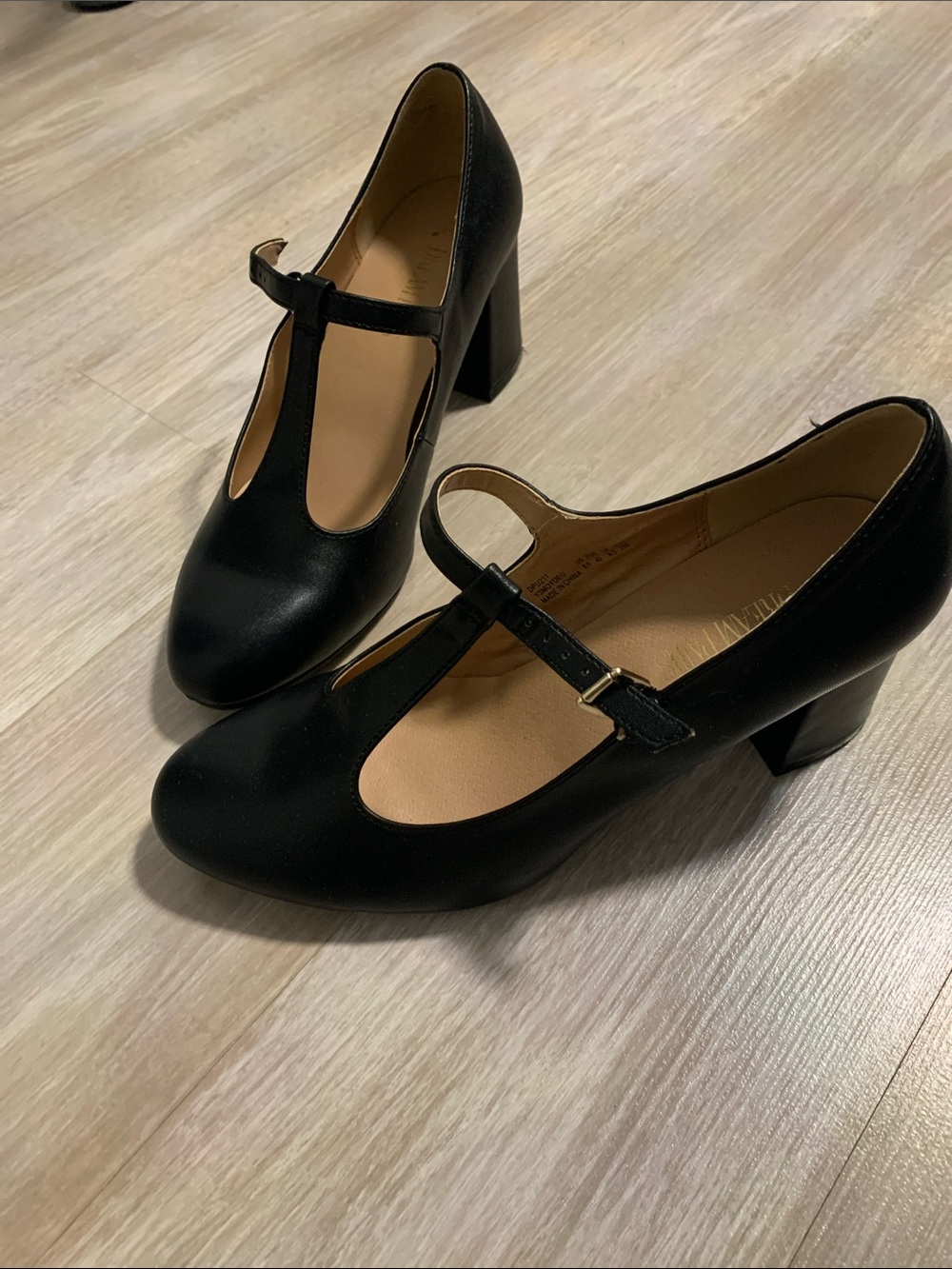 Dream Pairs Black T-Strap Block Heels - Picture 2 of 7